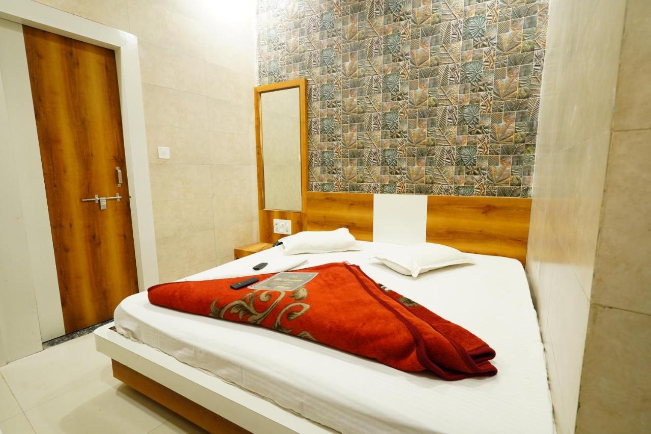 Hotel New Sundaram 150 Mtrs From Dargah Аджмер Екстериор снимка