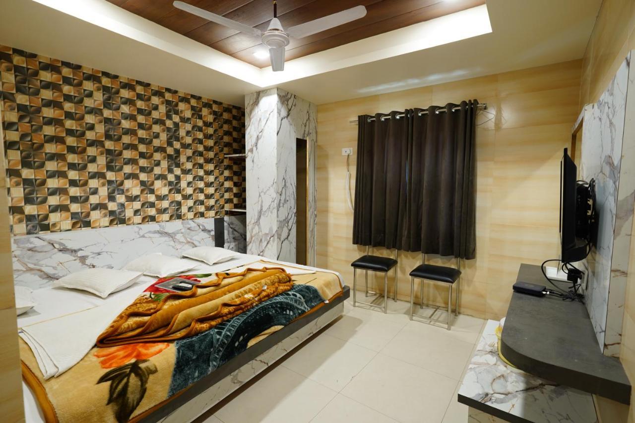 Hotel New Sundaram 150 Mtrs From Dargah Аджмер Екстериор снимка