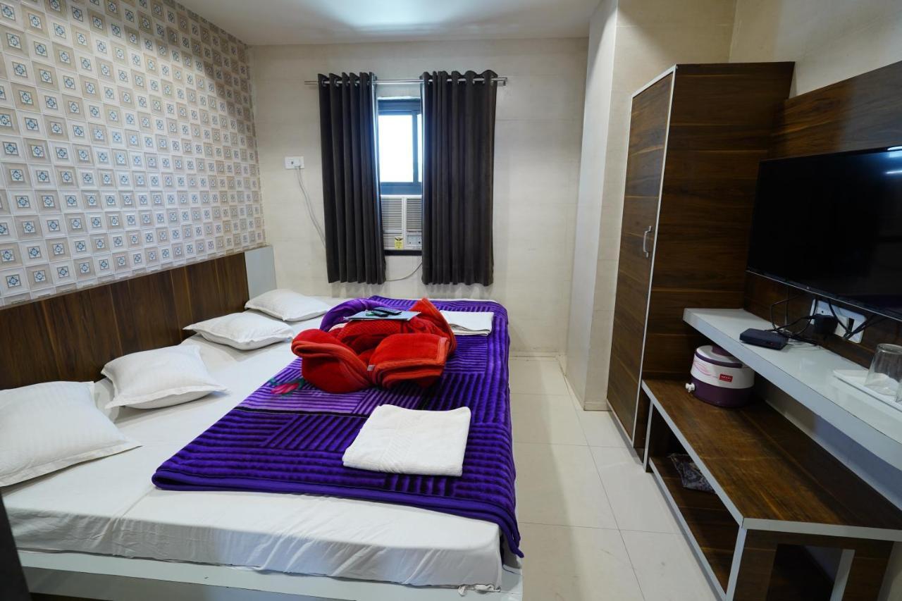 Hotel New Sundaram 150 Mtrs From Dargah Аджмер Екстериор снимка