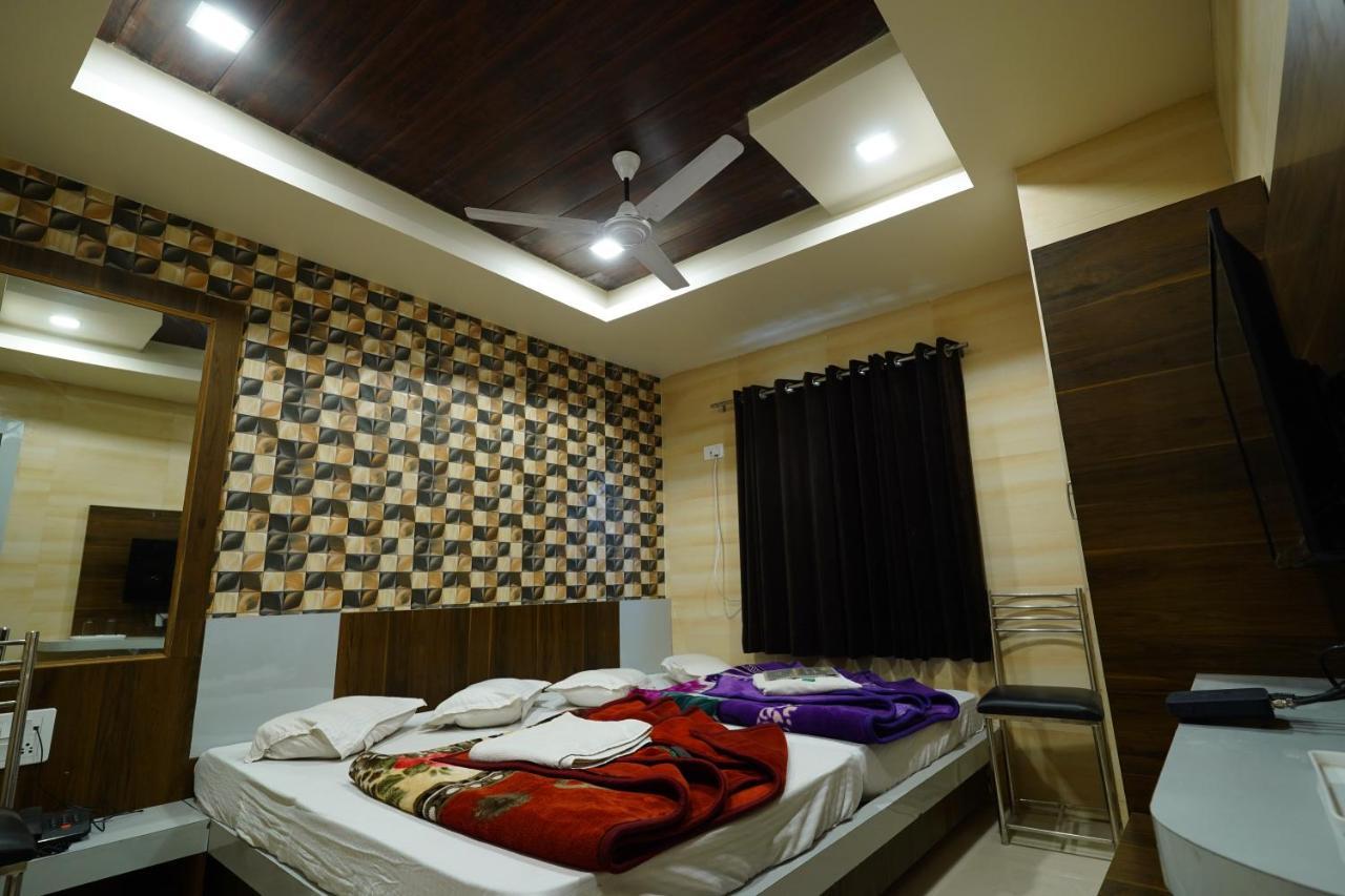 Hotel New Sundaram 150 Mtrs From Dargah Аджмер Екстериор снимка