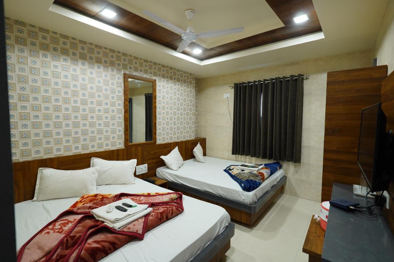 Hotel New Sundaram 150 Mtrs From Dargah Аджмер Екстериор снимка