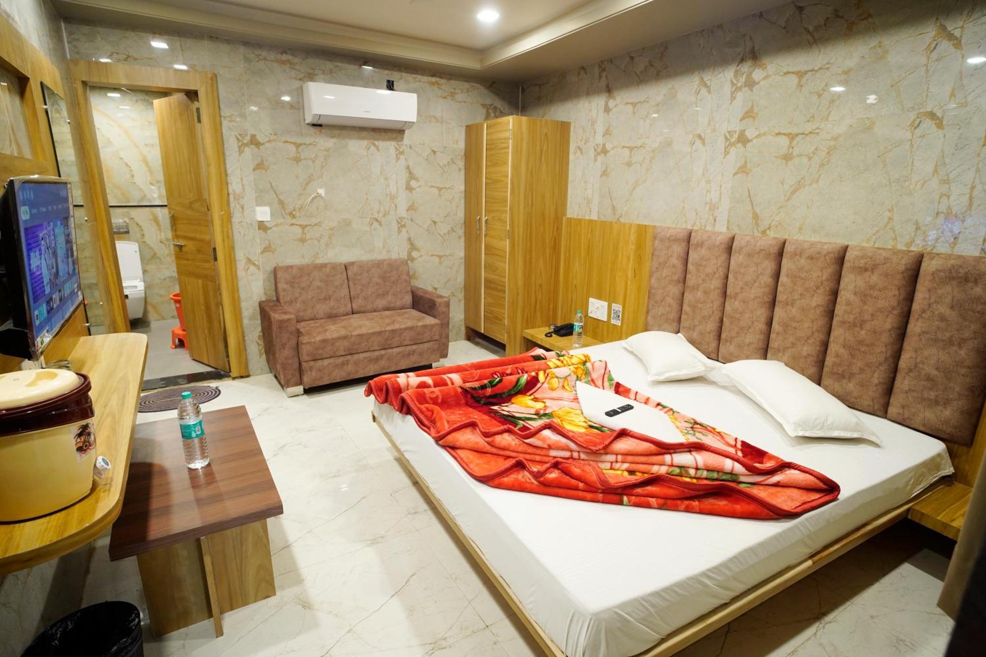 Hotel New Sundaram 150 Mtrs From Dargah Аджмер Екстериор снимка